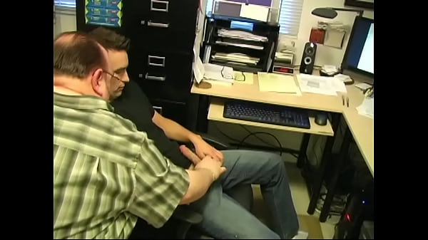 Straight Dude Wants A Blowjob From A Guy thumbnail