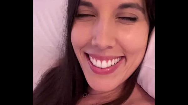 Le Cuento A Mi Novio Mis Fantas&iacute;as Sexuales Con Desconocidos Mientras Nos Masturbamos Por Videollamada thumbnail