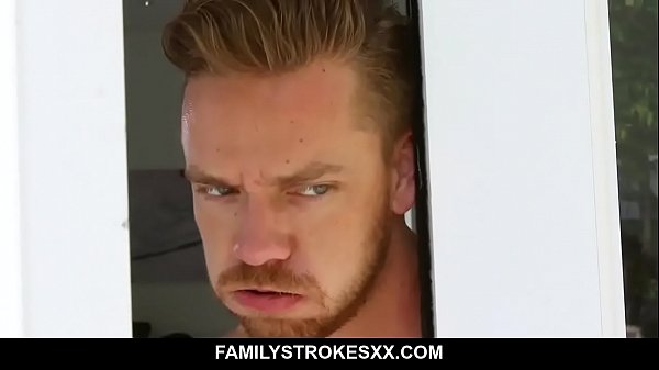 Secretly fucked my stepcousin_behind my stepdad - Riley Star