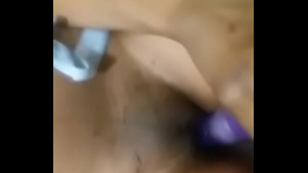 Nonton Mastubating Home Alone thumbnail