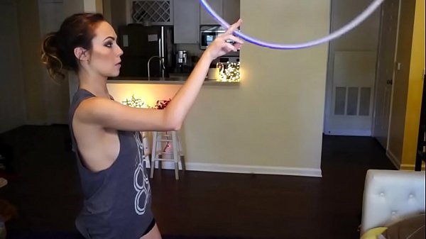 hoop girl - titts shake dance 