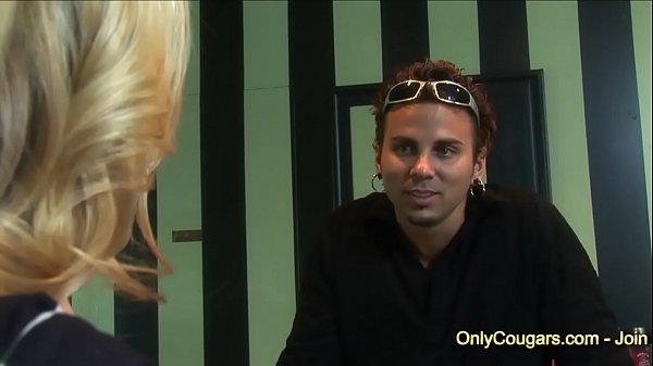 Play MP4 - MILF Nichole Sheridan Rides A Long Skinny Dong