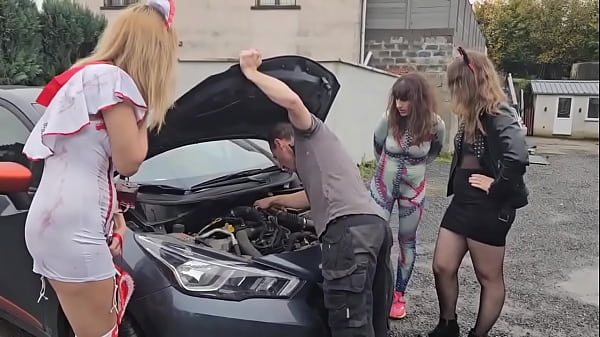 Play MP4 - T'es au travail et tu ne peux pas regarder ma derni&egrave;re vid&eacute;o d' &num;Halloween car c'est trop &period;&period;&period; &quest; Pas de souci &excl; Voici l'&period;&period;&period;