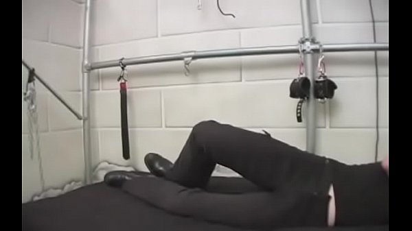 Nonton Nasty Lady Gets Crotch Licked thumbnail