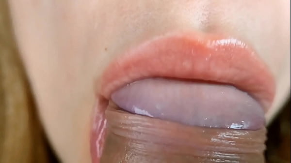 Play MP4 - Extreme Close-Up Blowjob Bliss