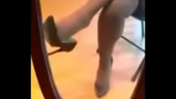 Crossing Legs & Dangling in Pantyhose 