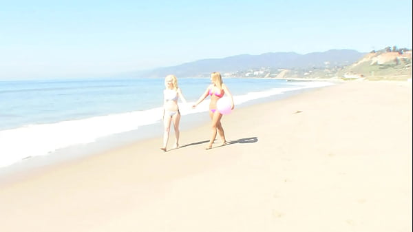 Nonton Next, She Uses Her Tongue Piercing During A Blowjob, Before Getting Her Facial thumbnail