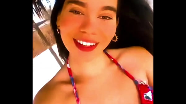 Ale disfrutando año nuevo en_la playa