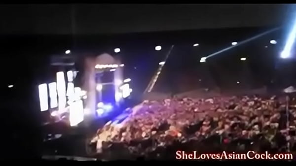 Nonton Gracie Glam Loves Asian Cock thumbnail