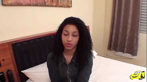 Play MP4 - Alessandra Carvalho no seu primeiro video com Ted - P&period;O&period;V