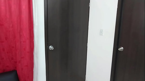 Nonton La Hermanastra De Mi Amigo Se Pone En Cuatro, Dificil No Follarla thumbnail