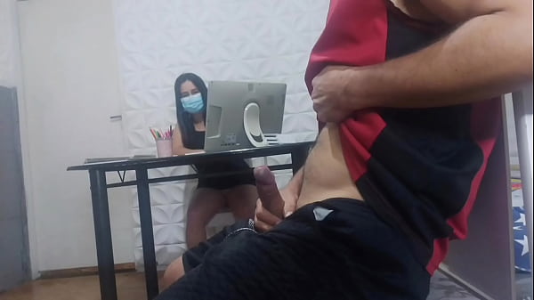 secretaria safada sem calcinha me arrisquei e mostrei o_pau duropara ela