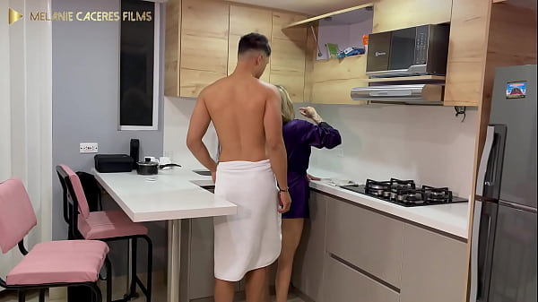 Play MP4 - hermanastra petite es follada despues de hacer los que haceres del hogar - Millan Rodriguez & Melanie Caceres