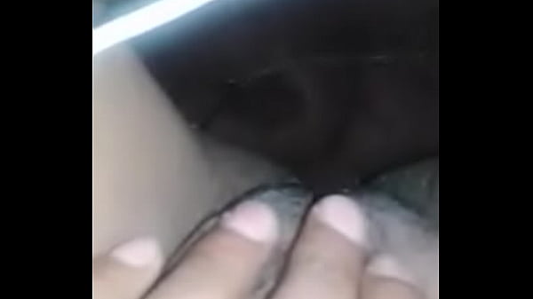 Play MP4 - nena se masturba