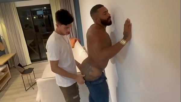 FUI FAZER UMA ENTREGA PRO MORADOR E O PUTO QUIS ME AGRADAR NO MEU PRIMEIRO DIA DE TRABALHO. - FREE 