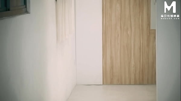 Play MP4 - ModelMedia Asia - My girlfriend in college getting fucked by a black guy's huge cock