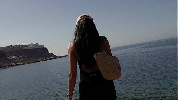 Beach perfect tits & big ass exposed in public and gets fucked after topless 