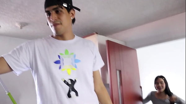 Play MP4 - Se me da&ntilde;o mi bombillo de luz Y llamo a mi tecnico PRIVADO para arreglarlo &comma; HISTORIA CACHONDA