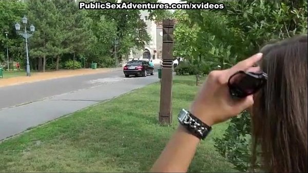 Play MP4 - Nasty brunette in public blowjob