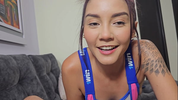 Mi marido esta_cansado_del trabajo y chupo su_verga para que se relaje