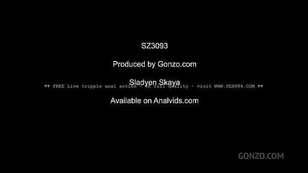 Nonton Triple Action Overload With Moaning Babe On The Ceo's Desk thumbnail