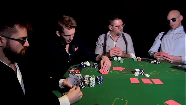 Play MP4 - Bande annonce &vert; Une orgy de mecs chauds pendant une partie de poker