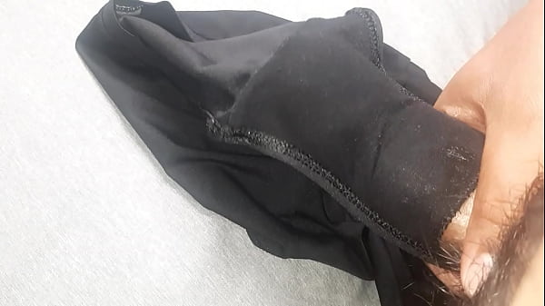 Play MP4 - Mi amiga me prest&oacute; sus panties para llenarlas de leche