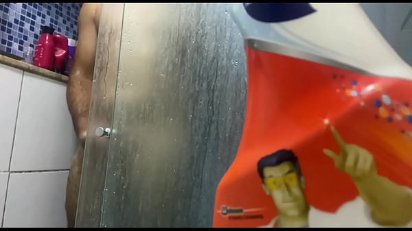 CAMERA ESCONDIDA_SOBRINDO BATENDO_PUNHETA NO BANHEIRO