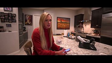 Helping My Step Sister With Her Sex Addiction Deliah Grace thumbnail