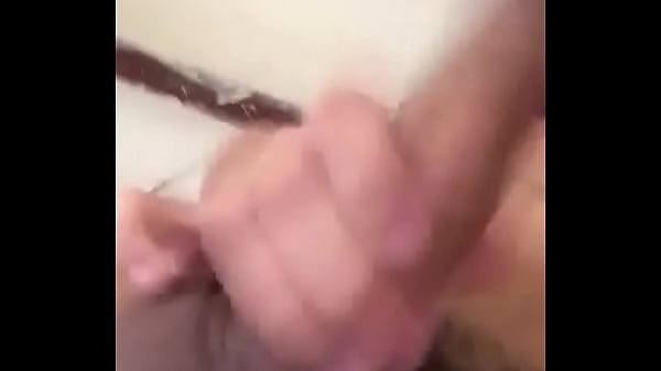 Hetero masturb&aacute;ndose 