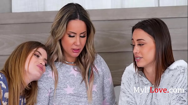 Unconventional Lesbian Threesome WithWomen In The Family