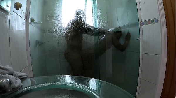 Ap&oacute;s sexo anal intenso a novinha quer mais dentro do banheiro nands ninfetinha 