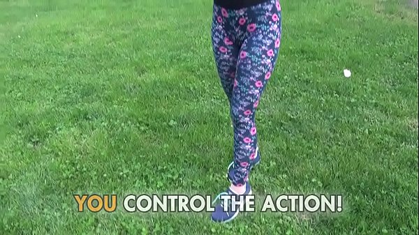 Kira_Thorn Cute blonde puts her holesto work