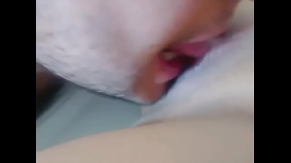 Play MP4 - Ahora me toc&oacute; a m&iacute; com&eacute;rsela a ella