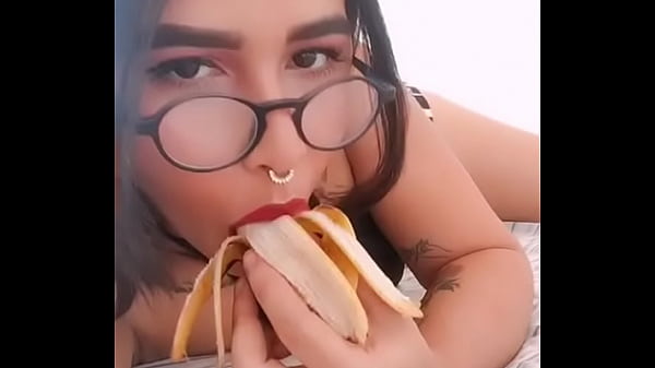 Play MP4 - Treinando com uma banana