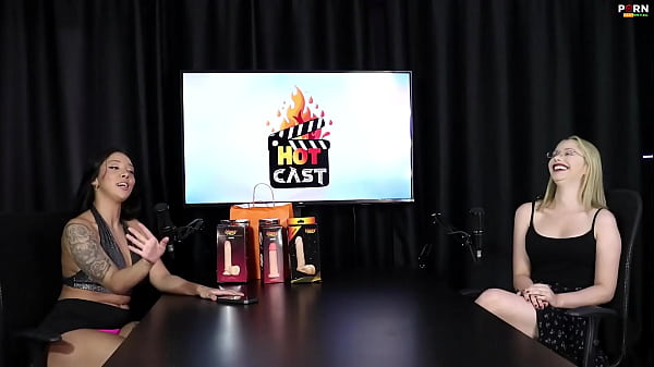 VEJA A ENTREVISTA SAFADA E CHEIA DE PUTARIA COM A VIVAN LOLA E NOSSA SAUDOSA VIT&Oacute;RIA BEATRIZ NO PORN CAST BRAZIL - PARTE 1 (WATCH ON: SHEER/RED) 