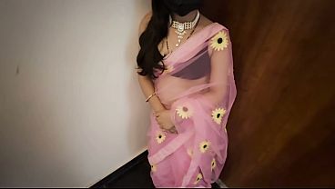 Nonton Indian Boy's Girlfriend Was Getting Married So The Girlfriend Arranged For The Last Big Fuck. thumbnail