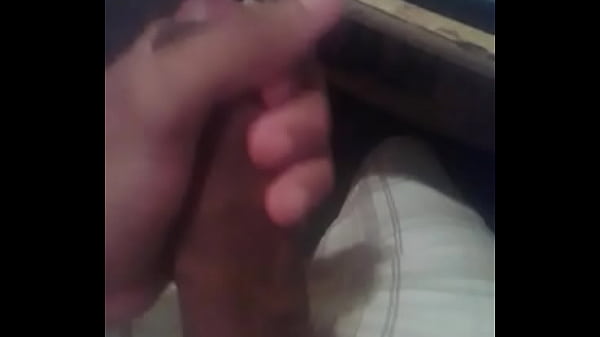 batendo punheta e gozando gostoso