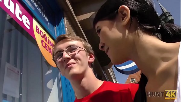 Play MP4 - HUNT4K&period; Amazed cuckold watches GF's sex for money with another man