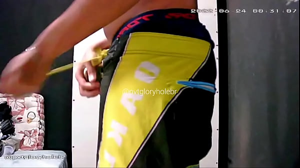 Play MP4 - MACHO RABUDO E DOTADO GOZANDO NO GLORYHOLE &lpar;COMPLETO NO RED&rpar;