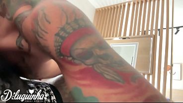 Novinha Da Favela Conheceu Uma Louca E N&atilde;o Aguentou O P&ecirc;nis Grande Dele Dentro Da Sua Pequena Bocetinha Meiga thumbnail