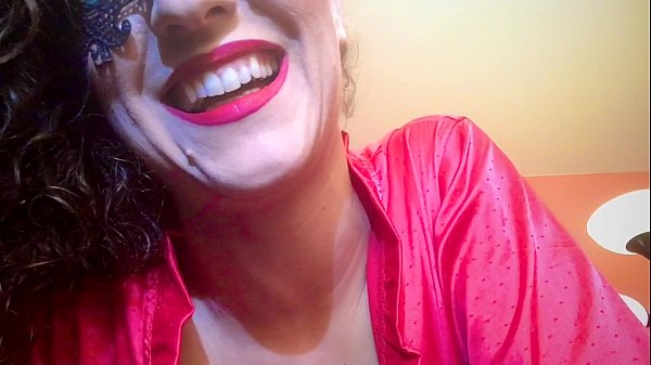 CuckoldMarito Umiliato Mangia la Sborra_del'Amante di Moglie.