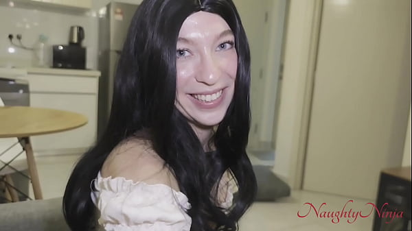 My single step mom wishes she could date someone like me 