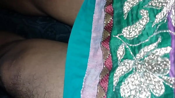 tamil Wife Lakshimi show her Sexy Hairy legs 