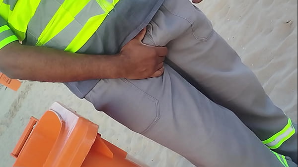 Twink Fan Da Gaga Da Pro Trabalhador Suado Pra Garantir Ficar Mais Pr&oacute;ximo Do Palco thumbnail