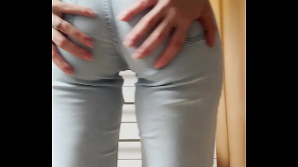 Play MP4 - Homemade Petite Blonde Striptease Dancing in Tight Jeans