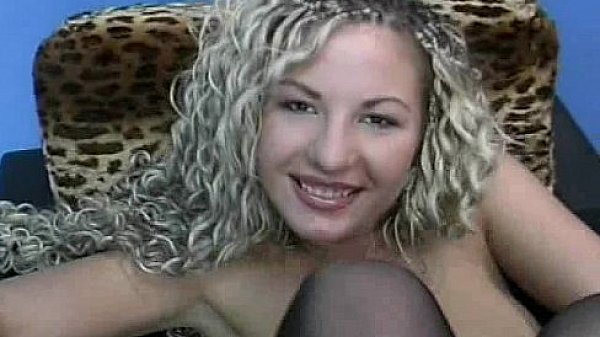 Busty amateur teen toys and sucks with cumshot 