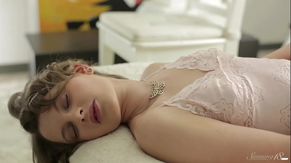 Nonton A Hot "finding Da Magic Button" Sesh Of Teen Slut Jessie! thumbnail