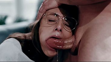 Nonton Tech Guy Gets Overloaded By Cougars thumbnail