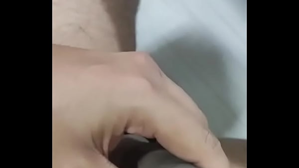 Play MP4 - Gostoso batendo punheta doido para leitar um cuzinho gostoso